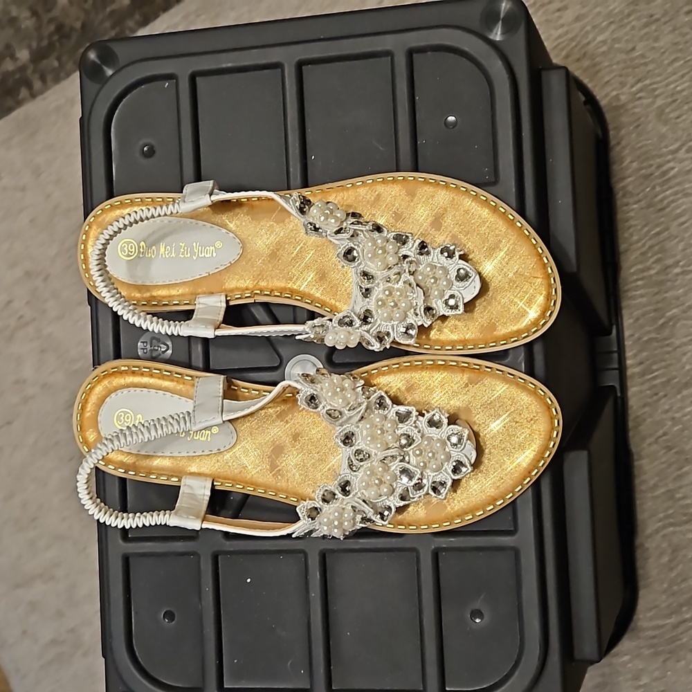 Duo Mei Zu Yuan pearl and sequin sandals size 39 or 8.5